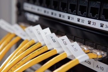 Лента Dymo для принтеров Rhino | 18443 | 9 мм/5,5 м | черный/белый | винил