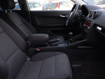 Audi A3 8P Hatchback 3d 1.9 TDI 105KM 2008 Audi A3 1.9 TDI, Klima, Klimatronic, Tempomat,ALU, zdjęcie 8