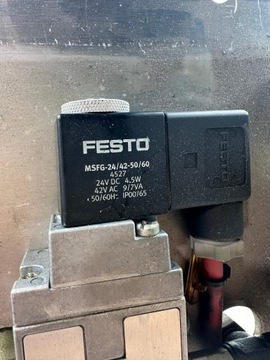 Napęd wahadłowy FESTO DSR-40-180-P