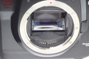Пленочная камера Canon EOS 5 QD с кварцевым календарем и объективом EF 28–105 мм F/3,5–4,5 USM