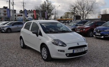 Fiat Punto Punto 2012 Hatchback 3d 1.2 69KM 2016 Fiat Punto Klimatyzacja Elektryczne Szyby 1.2 Benzyna 69KM, zdjęcie 3