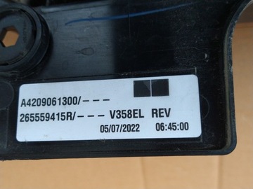 A4209061300 SVĚTLO ZADNÍ LEVÝ MERCEDES CITAN W420