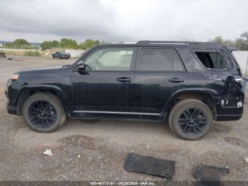 Toyota 2021 Toyota 4-Runner Nightshade Special Edition 2021 4.0 Benzyna 270KM, zdjęcie 2