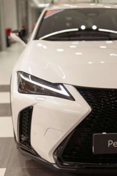 Lexus UX 2024 Lexus UX 300h F Sport Design AWD 2.0 Hybryda 152KM, zdjęcie 8