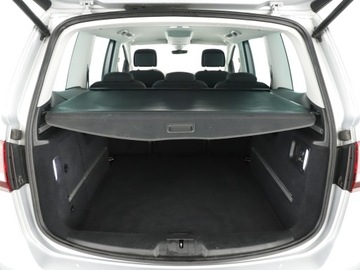 Volkswagen Sharan II Van Facelifting 2.0 TDI SCR 150KM 2020 Volkswagen Sharan Hak ! Tempomat ! Navi ! Podgrz., zdjęcie 33