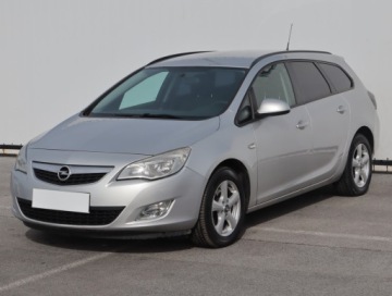 Opel Astra J Sports Tourer 1.7 CDTI ECOTEC 110KM 2012 Opel Astra 1.7 CDTI, Klima, Tempomat,ALU, zdjęcie 1