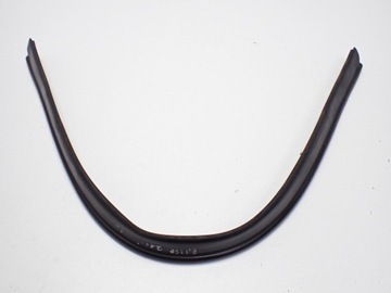TĚSNĚNÍ GUM. PÁSY PŘEDNÍ KAPOTY BMW 2 F45 F46 21R