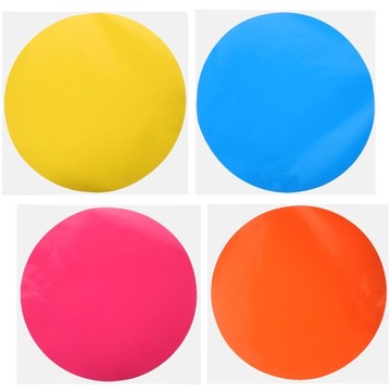 Пометьте ручками доску, место на столе в классе, себя.