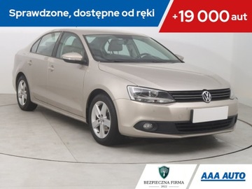 Volkswagen Jetta VI Sedan 1.2 TSI 105KM 2012 VW Jetta 1.2 TSI, Salon Polska, Serwis ASO, Klima