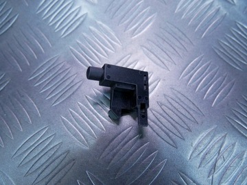 SENZOR BRZDY RUČNÍ 1J0947561 VW TOUAREG 7L