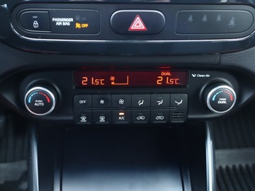 Kia Carens IV Minivan Facelifting 1.7 VGT CRDI 115KM 2017 Kia Carens 1.7 CRDi, Klima, Klimatronic, Tempomat, zdjęcie 12