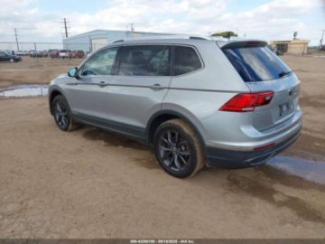 Volkswagen Tiguan II 2022 Volkswagen Tiguan 2.0T SE 2022 2.0 Benzyna 184KM, zdjęcie 3