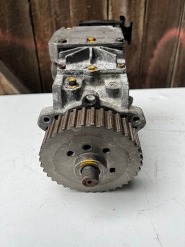 POMPA WTRYSKOWA AUDI / VW 2.5 TDI V6 BAU 059130106L