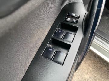 Toyota Auris II Hatchback 5d Facelifting 1.8 Hybrid 136KM 2017 Toyota Auris HYBRYDA AUTOMAT KLIMATYZACJA NAWIGACJA KAMERA TEMPOMAT GRZANE, zdjęcie 11