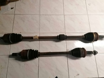 PÓLOS PRAWA LEWA KIA VENGA IX20 1.4B 1.6B 2010-
