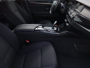 BMW Seria 5 F10-F11 Touring Facelifting 525d 218KM 2015 BMW 5 525d xDrive, 214 KM, 4X4, Automat, Navi, zdjęcie 8