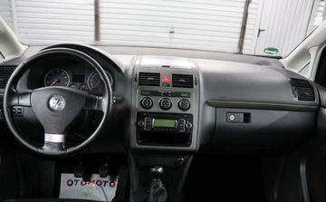 Volkswagen Touran I 1.4 TSI 140KM 2008 Volkswagen Touran 7-Osobowy, Grzane Fotele, Tempomat, Czujniki, Wielofunkc, zdjęcie 4