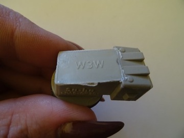 W3W ERMAX ДЕРЖАТЕЛЬ ЛАМПОЧКИ 098291358