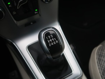 Volvo V40 II Hatchback Facelifting 2.0 T3 152KM 2017 Volvo V40 Cross Country 2.0 T3, Salon Polska, zdjęcie 16