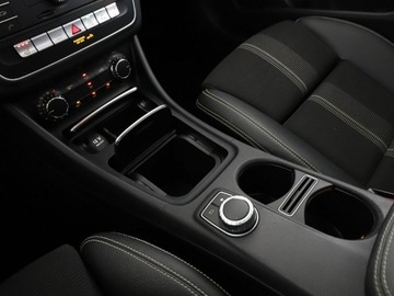 Mercedes CLA C117 Shooting Brake Facelifting 1.6 200 156KM 2017 Mercedes CLA 200 automat full LED navi panorama, zdjęcie 27