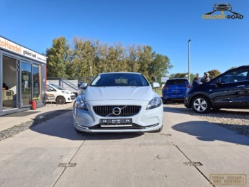 Volvo V40 II 2018 Volvo V40 2,0 benz 122KM klima elektryka grz.fot alu oplacony 2.0 Benzyna, zdjęcie 2