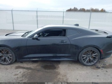 Chevrolet Camaro VI 2022 Chevrolet Camaro ZL1 2022 6.2 Benzyna 650KM, zdjęcie 2