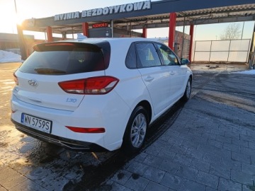 Hyundai i30 III Hatchback Facelifting 1.0 T-GDI 120KM 2023 HYUNDAI I30 1.0 T-GDI 120KM przebieg 39 tyś km LAKIER PERŁA METALIK r. 2023, zdjęcie 11