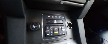 Land Rover Discovery IV 3.0 D 210KM 2013 Land Rover Discovery 7 osobowy Bogata wersja wyposazenia 3.0 Diesel 210KM, zdjęcie 38