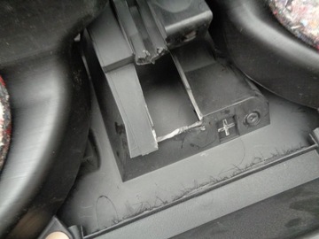 DESKA KONZOLA ULOŽENÍ PÁSY FIAT PUNTO EVO 5D EUR