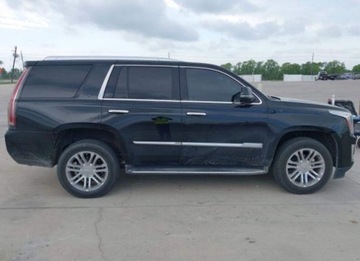 Cadillac Escalade III 2019 Cadillac Escalade 2019, 6.2L, 4x4, po gradobiciu 6.2 Benzyna 420KM, zdjęcie 3