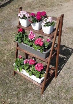 Kwietnik drewniany stojący brązowy