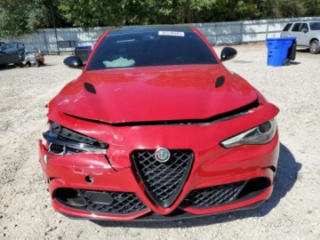 Alfa Romeo Giulia II 2022 Alfa Romeo Giulia Quadrifoglio 2022 2.9l 2.9 Benzyna 505KM, zdjęcie 5