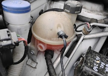 Citroen C4 II Hatchback 5d Facelifting 1.6 HDi 92KM 2015 Citroen C4 2015r, 1.6 HDI. Uszkodzony lewy tyl. Jezdzi. 1.6 Diesel 92KM, zdjęcie 20