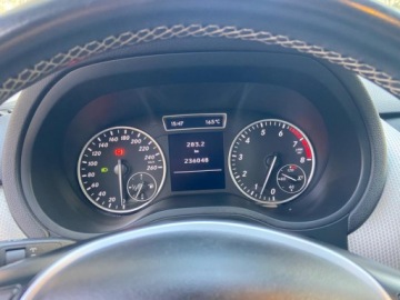 Mercedes Klasa B W246 Sports Tourer 180 BlueEFFICIENCY 122KM 2012 Mercedes-Benz Klasa B B180 Benzyna Super Kondycja Grzane Fotele Tempomat P, zdjęcie 17