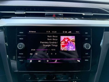 Volkswagen Arteon Fastback Facelifting 2.0 TSI 190KM 2022 Volkswagen Arteon 2.0TSI 190KM R-Line DSG Kamera ACC Keyless NiskiPrzebieg, zdjęcie 19