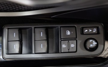 Toyota C-HR I Crossover Facelifting 1.8 Hybrid 122KM 2023 Toyota C-HR 1.8 Hybrid Style 1.8 Hybryda 122KM, zdjęcie 31