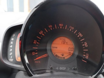 Toyota Aygo II Hatchback 5d 1.0 VVT-i 69KM 2017 Toyota Aygo 1.0 VVT-i, Salon Polska, zdjęcie 10