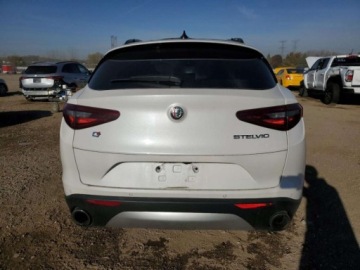 Alfa Romeo Stelvio SUV 2.0 Turbo 280KM 2018 Alfa Romeo Stelvio 2018 r., 2,0L TI SPORT 2.0 Benzyna 280KM, zdjęcie 4