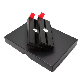 Безрамочное магнитное крепление для двух досок.