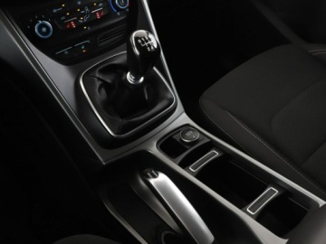 Ford Kuga II SUV Facelifting 1.5 EcoBoost 120KM 2019 Ford Kuga klimatyzacja grzane fotele czujniki, zdjęcie 26