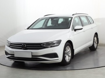 Volkswagen Passat B8 Variant Facelifting 2.0 TDI SCR 150KM 2020 VW Passat 2.0 TDI, Salon Polska, Serwis ASO, zdjęcie 1