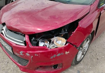 Citroen C4 II Hatchback 5d Facelifting 1.6 HDi 92KM 2015 Citroen C4 2015r, 1.6 HDI. Lekko uszkodzony lewy przod. Jezdzi. 1.6 92KM, zdjęcie 21