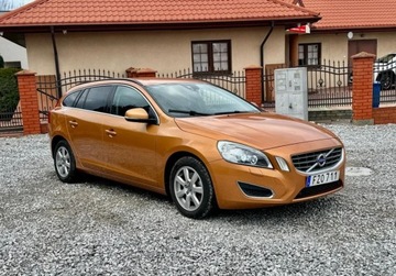 Volvo V60 I Kombi 2.0 D3 163KM 2010 Volvo V60 D3 5cyl 163KM Automat bixenon polskory PDC Navi 2.0 Diesel, zdjęcie 1