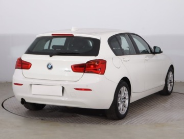 BMW Seria 1 F20-F21 Hatchback 5d Facelifting 2017 118i 136KM 2019 BMW 1 118i, Salon Polska, Klima, Klimatronic, zdjęcie 4