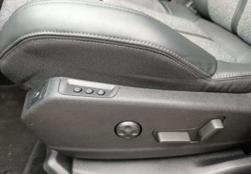 Peugeot 3008 II Crossover 1.2 PureTech 130KM 2017 Peugeot 3008 Bezwypadkowy - serwis - wersja Allure 1.2 Benzyna 131KM, zdjęcie 22