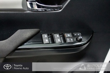 Toyota Hilux VIII Podwójna kabina Facelifting 2.8 D-4D 204KM 2021 Toyota Hilux 2.8 D-4D Double Cab SR5 4x4 aut Zabud, zdjęcie 10