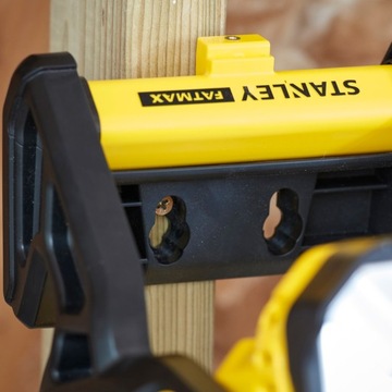 Светодиодная лампа 18В 1850лм V20 STANLEY SFMCL030B