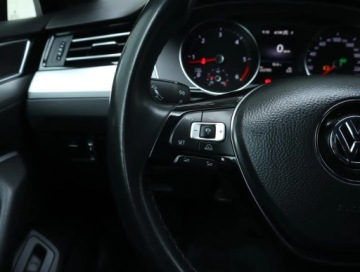 Volkswagen Passat B8 Variant 1.6 TDI BlueMotion Technology 120KM 2018 VW Passat 1.6 TDI, Automat, Navi, Klima, zdjęcie 18