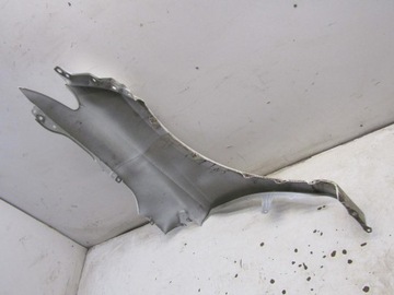 BLATNÍK LEVÝ PŘEDNÍ 040 TOYOTA AURIS II