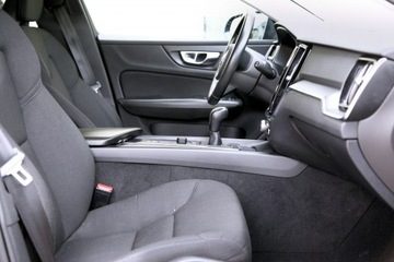Volvo V60 II  Kombi 2.0 D3 150KM 2019 Volvo V60 Led/Navi/6 Biegów/Parktronic/ Serwis/, zdjęcie 10